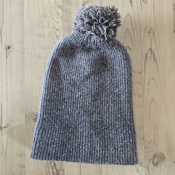 Duluth Women's Rib Knit Pom Beanie - Picture 4 of 7
